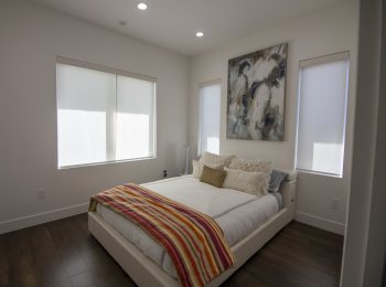 motorized-roller-shades-closed-rechargeable-battery-san-jose-bedroom motorized-roller-shades-closed-rechargeable-battery-san-jose-bedroom